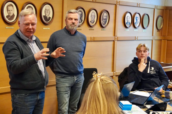 Tertnes Holding til ungdommens kommunestyre: – Vi vil bygge fjordmetroen for dere